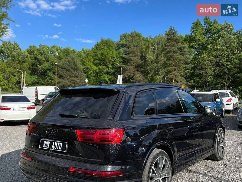 Внедорожник / Кроссовер Audi Q7 2015 в Новояворовске