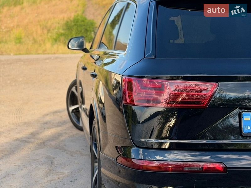 Позашляховик / Кросовер Audi Q7 2017 в Києві фото 13 Позашляховик / Кросовер Audi Q7 2017 в Києві