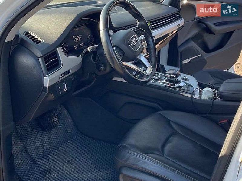 Внедорожник / Кроссовер Audi Q7 2017 в Черноморске