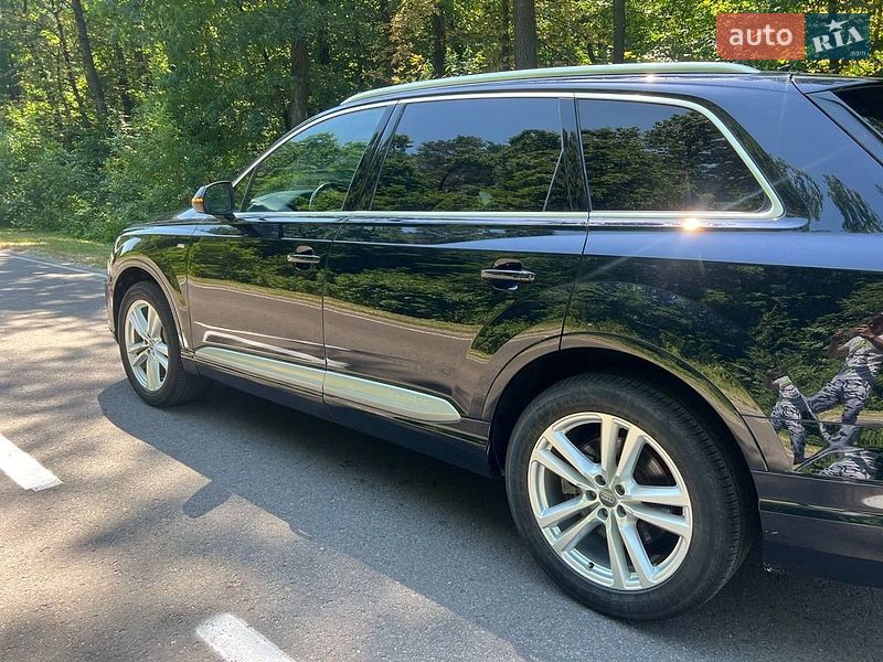 Внедорожник / Кроссовер Audi Q7 2017 в Львове