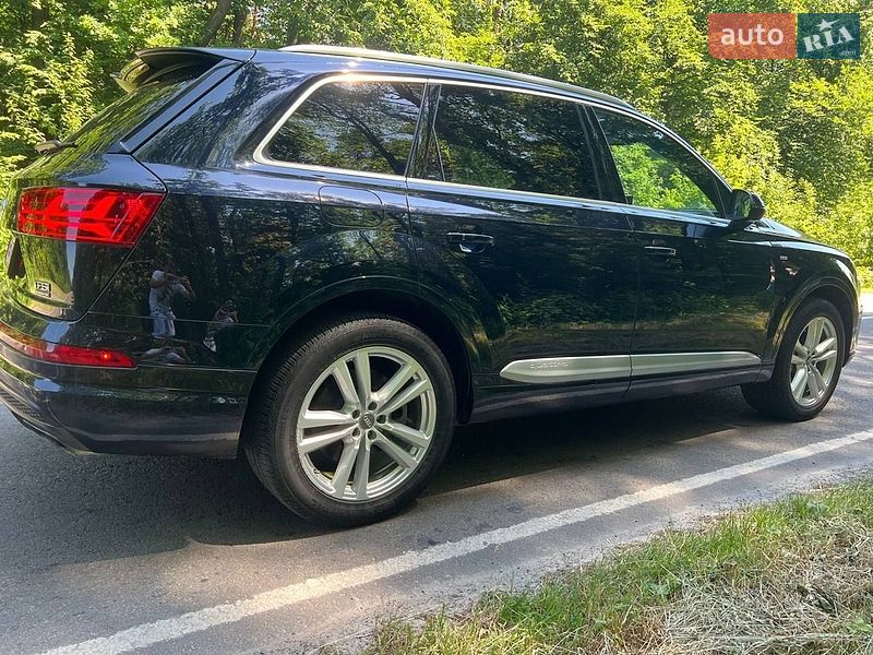 Внедорожник / Кроссовер Audi Q7 2017 в Львове