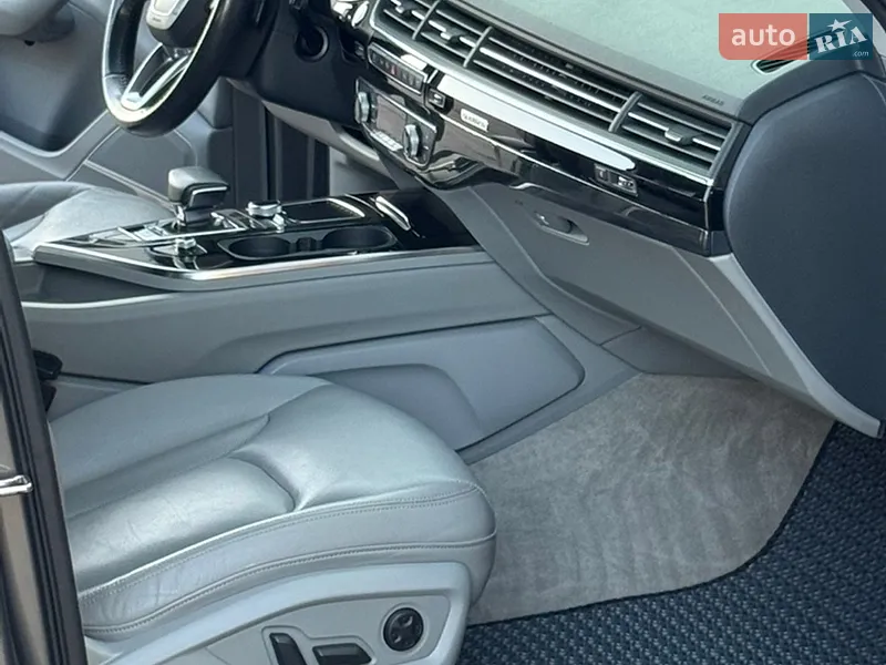 Audi Q7 2017 VIN WA1VAAF72JD011146 фото оголошення 32 з 118