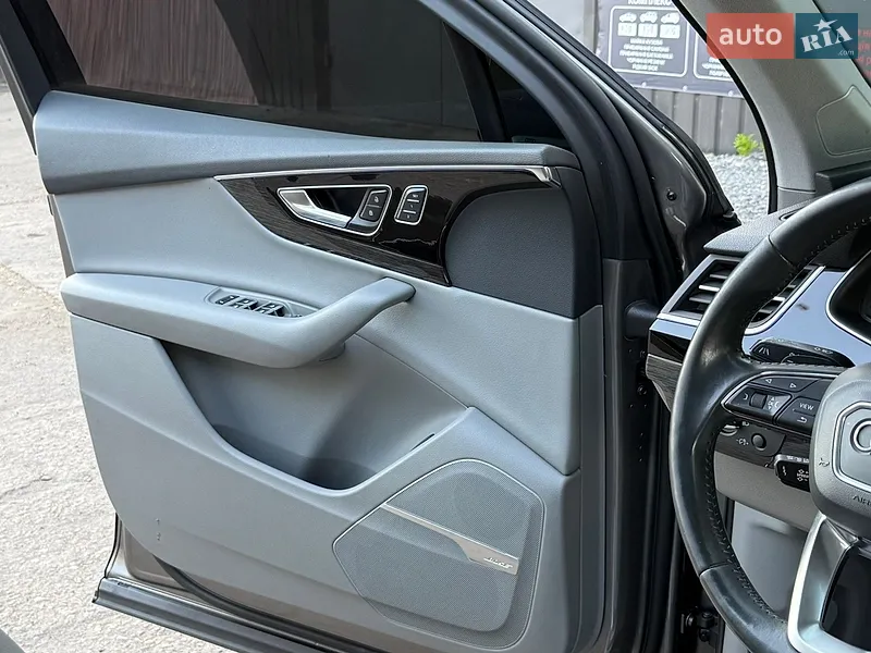 Audi Q7 2017 VIN WA1VAAF72JD011146 фото оголошення 62 з 118