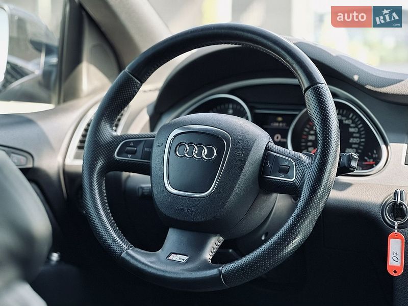 Внедорожник / Кроссовер Audi Q7 2010 в Кременчуге