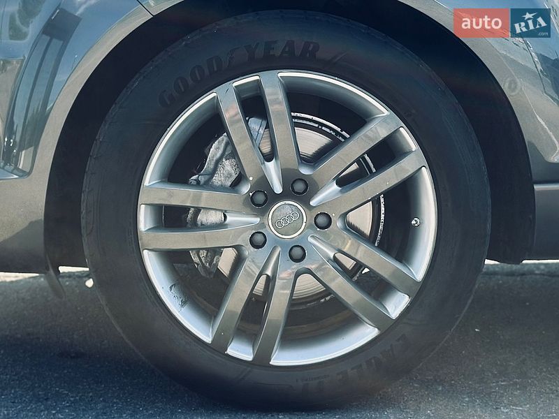 Внедорожник / Кроссовер Audi Q7 2010 в Кременчуге