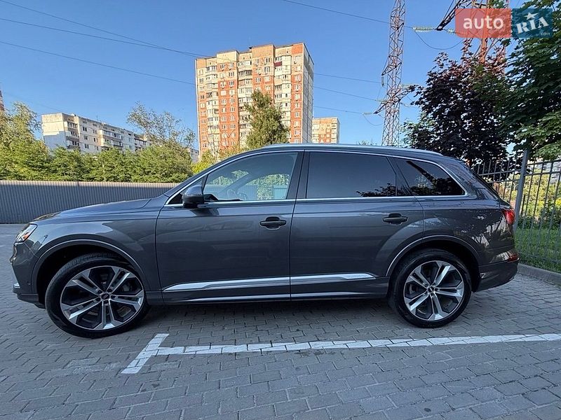Позашляховик / Кросовер Audi Q7 2020 в Києві