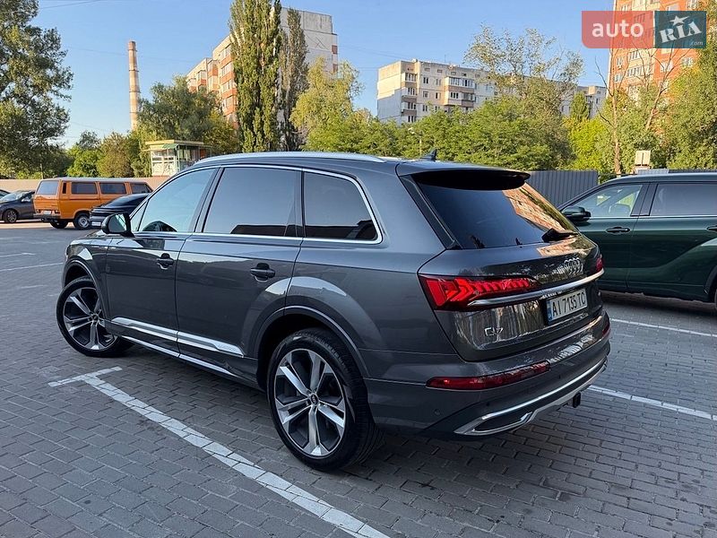 Позашляховик / Кросовер Audi Q7 2020 в Києві