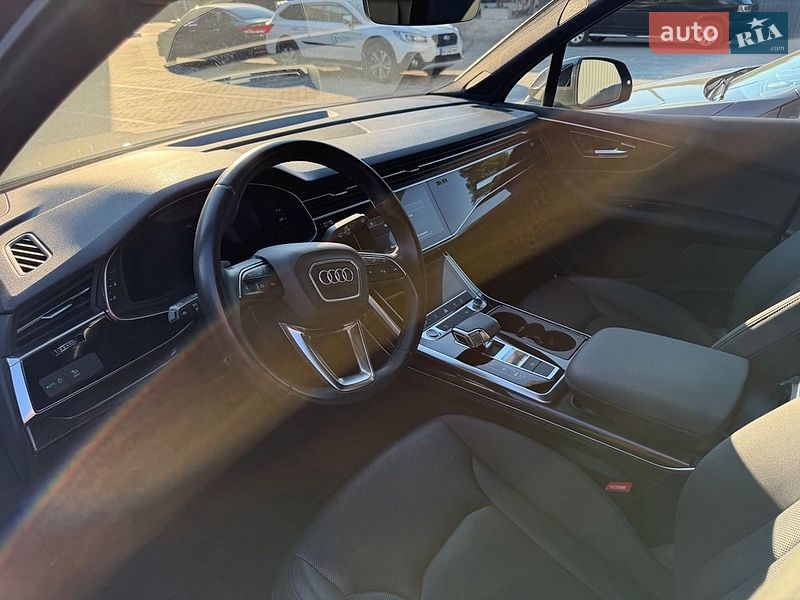 Позашляховик / Кросовер Audi Q7 2020 в Києві