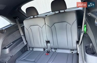 Позашляховик / Кросовер Audi Q7 2020 в Києві