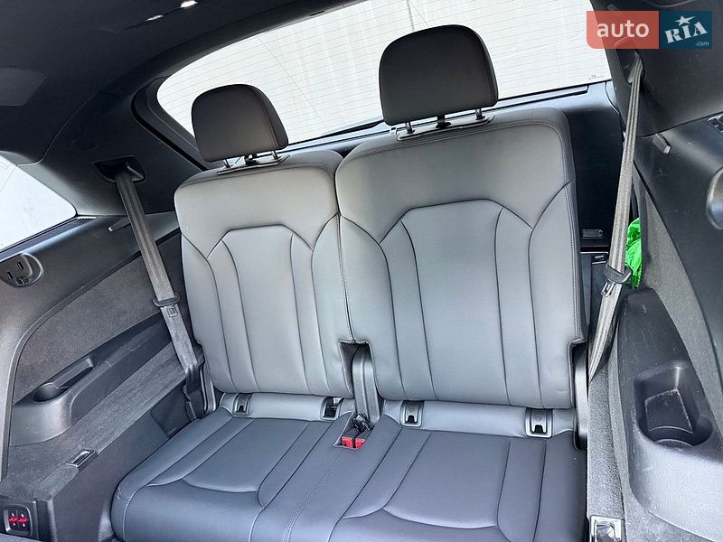 Позашляховик / Кросовер Audi Q7 2020 в Києві