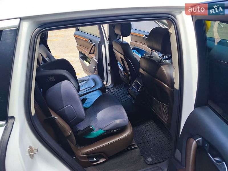 Внедорожник / Кроссовер Audi Q7 2011 в Ставище