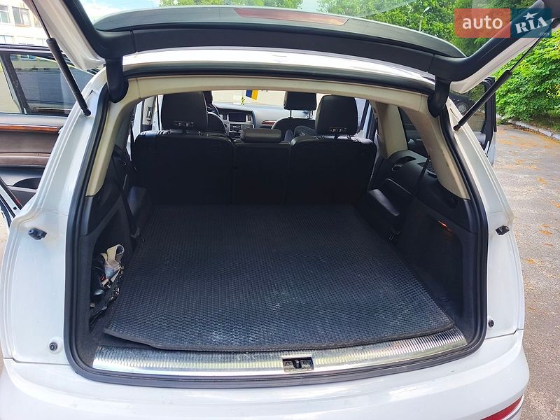 Внедорожник / Кроссовер Audi Q7 2011 в Ставище
