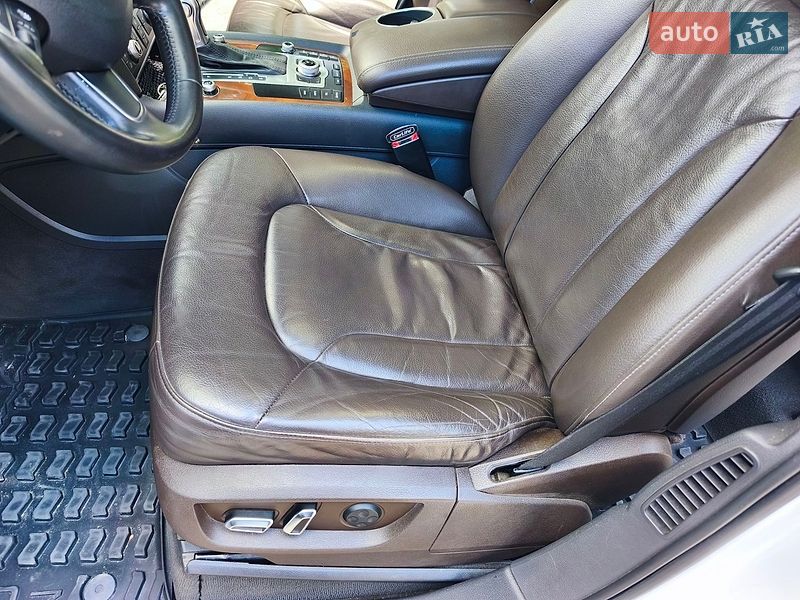 Внедорожник / Кроссовер Audi Q7 2011 в Ставище