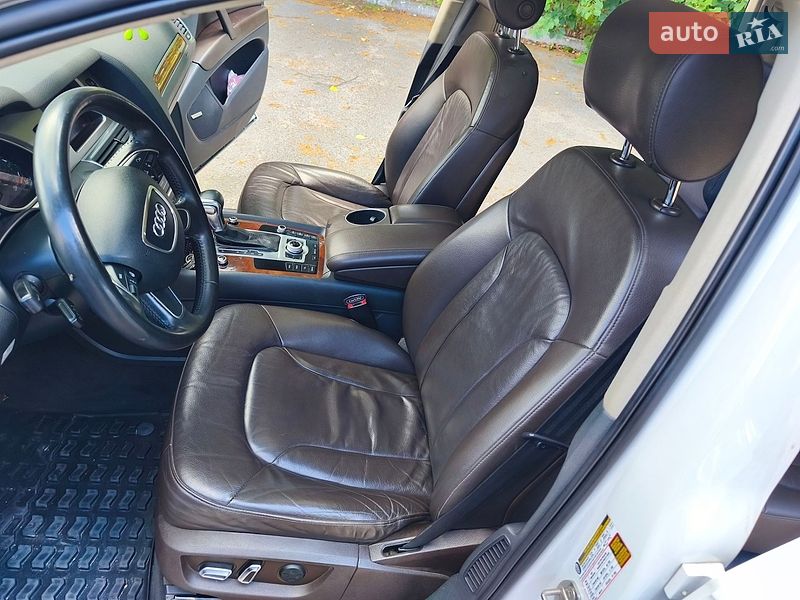 Внедорожник / Кроссовер Audi Q7 2011 в Ставище