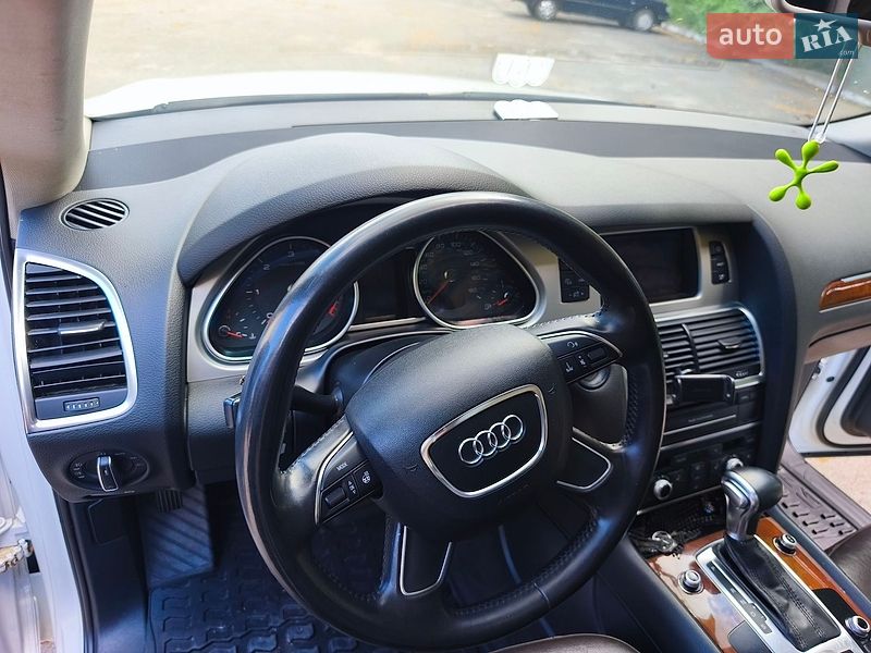 Внедорожник / Кроссовер Audi Q7 2011 в Ставище