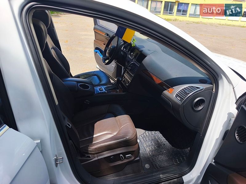 Внедорожник / Кроссовер Audi Q7 2011 в Ставище