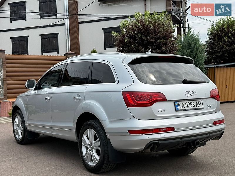 Позашляховик / Кросовер Audi Q7 2011 в Києві