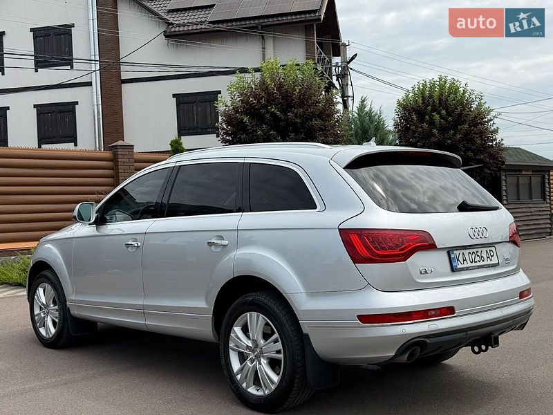 Позашляховик / Кросовер Audi Q7 2011 в Києві