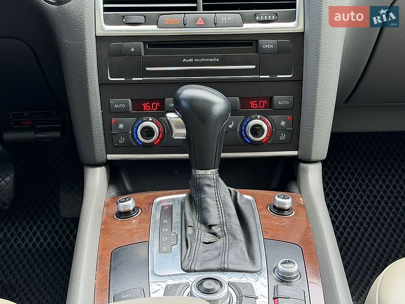 Позашляховик / Кросовер Audi Q7 2011 в Києві