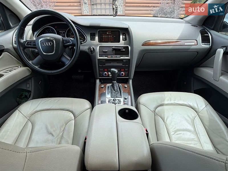 Позашляховик / Кросовер Audi Q7 2011 в Києві
