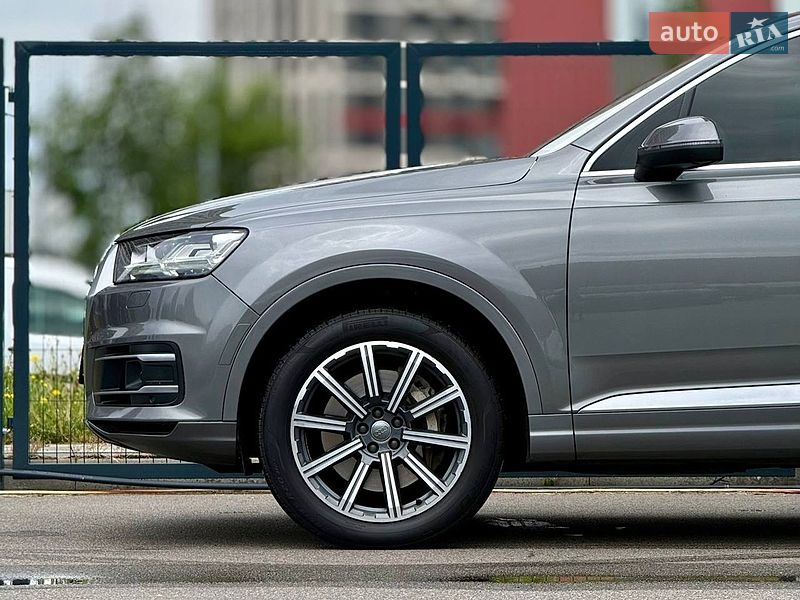 Позашляховик / Кросовер Audi Q7 2015 в Києві