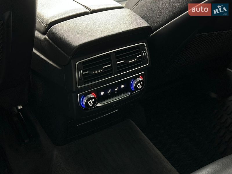 Внедорожник / Кроссовер Audi Q7 2016 в Ровно