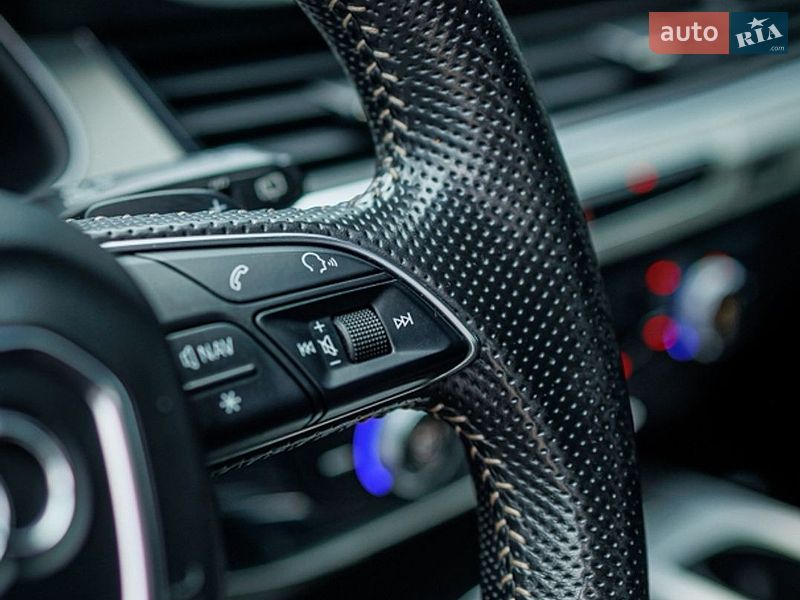 Позашляховик / Кросовер Audi Q7 2016 в Чернівцях