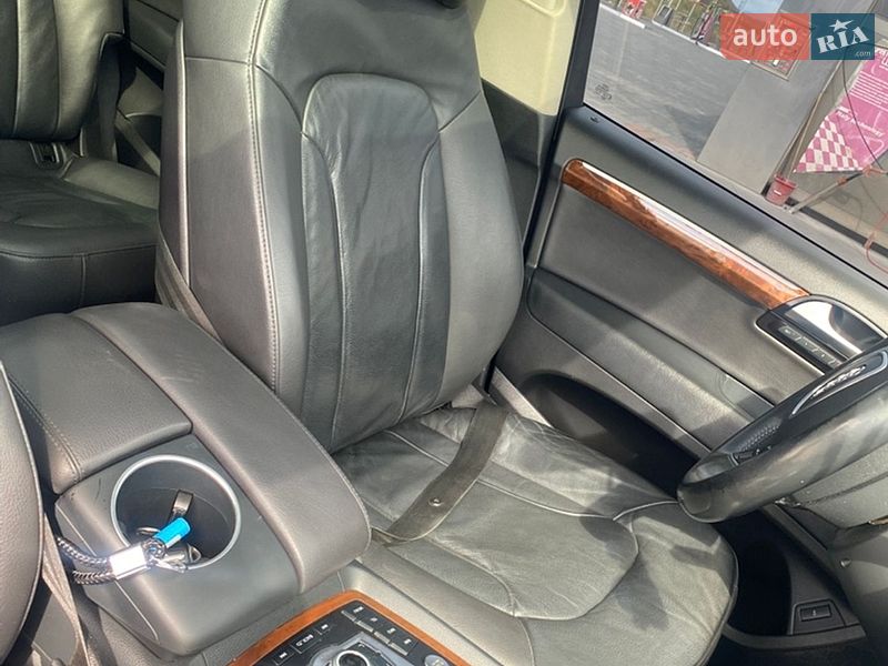 Позашляховик / Кросовер Audi Q7 2015 в Хусті фото 12 Позашляховик / Кросовер Audi Q7 2015 в Хусті
