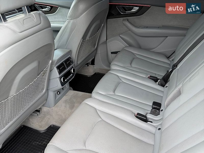 Позашляховик / Кросовер Audi Q7 2018 в Києві
