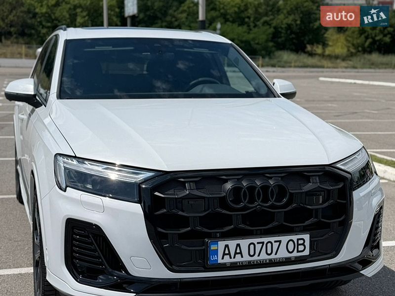 Позашляховик / Кросовер Audi Q7 2024 в Києві