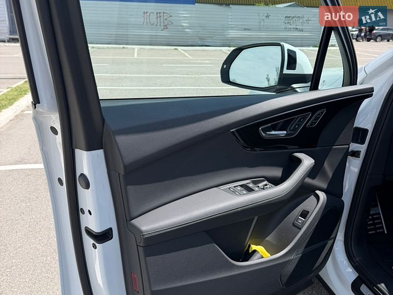 Позашляховик / Кросовер Audi Q7 2024 в Києві