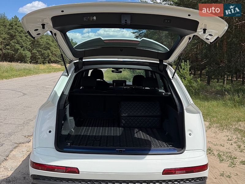 Внедорожник / Кроссовер Audi Q7 2025 в Полтаве