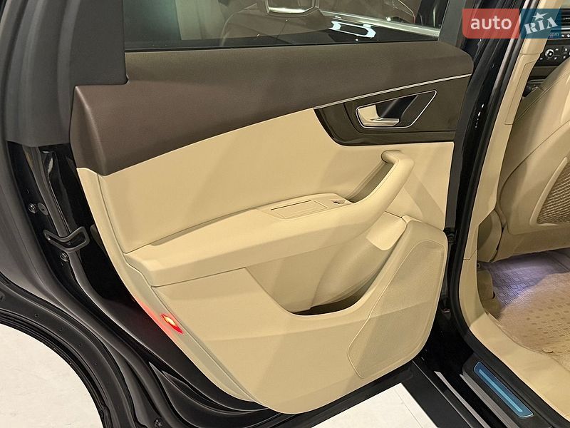 Позашляховик / Кросовер Audi Q7 2016 в Одесі