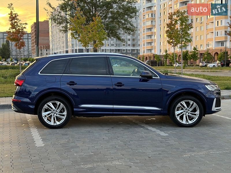 Позашляховик / Кросовер Audi Q7 2020 в Києві