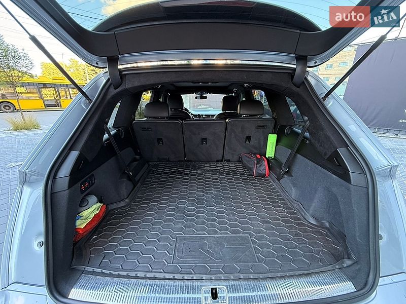 Позашляховик / Кросовер Audi Q7 2016 в Полтаві