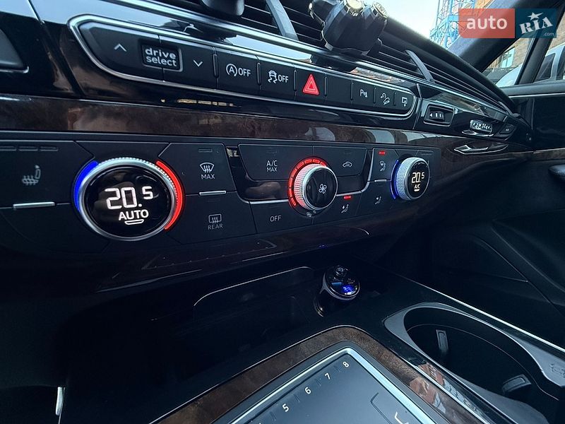 Позашляховик / Кросовер Audi Q7 2016 в Полтаві