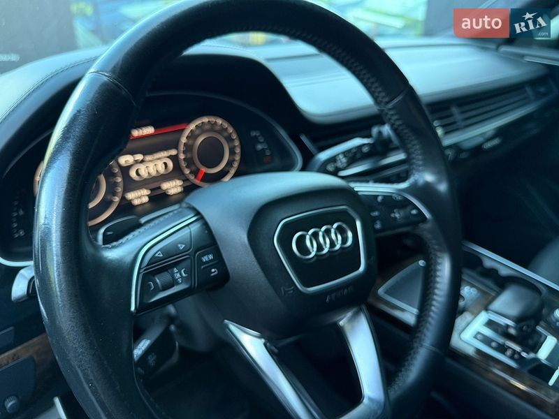 Позашляховик / Кросовер Audi Q7 2016 в Полтаві