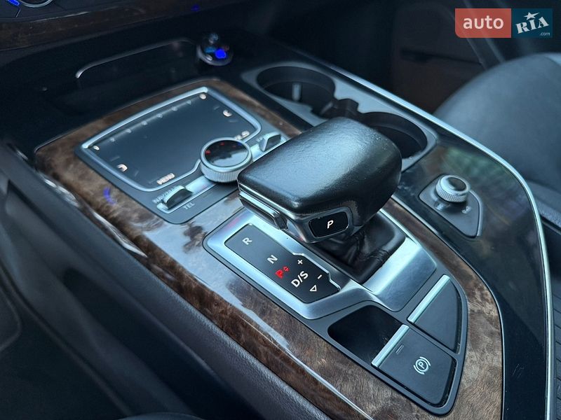 Позашляховик / Кросовер Audi Q7 2016 в Полтаві