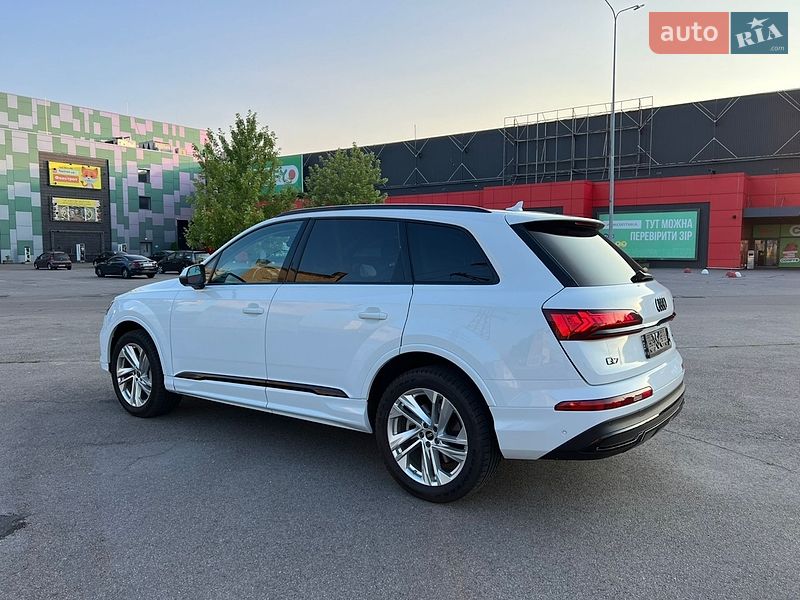 Позашляховик / Кросовер Audi Q7 2022 в Києві