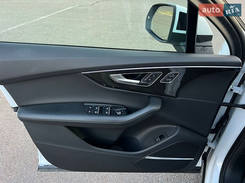 Позашляховик / Кросовер Audi Q7 2022 в Києві