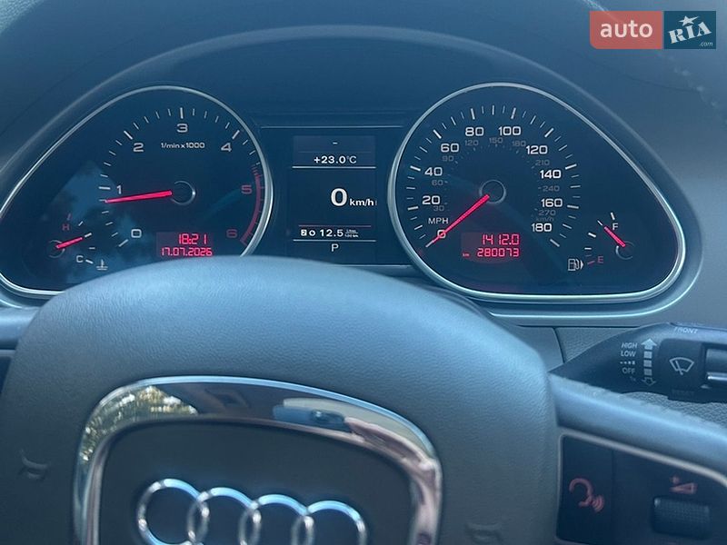 Позашляховик / Кросовер Audi Q7 2010 в Теплику