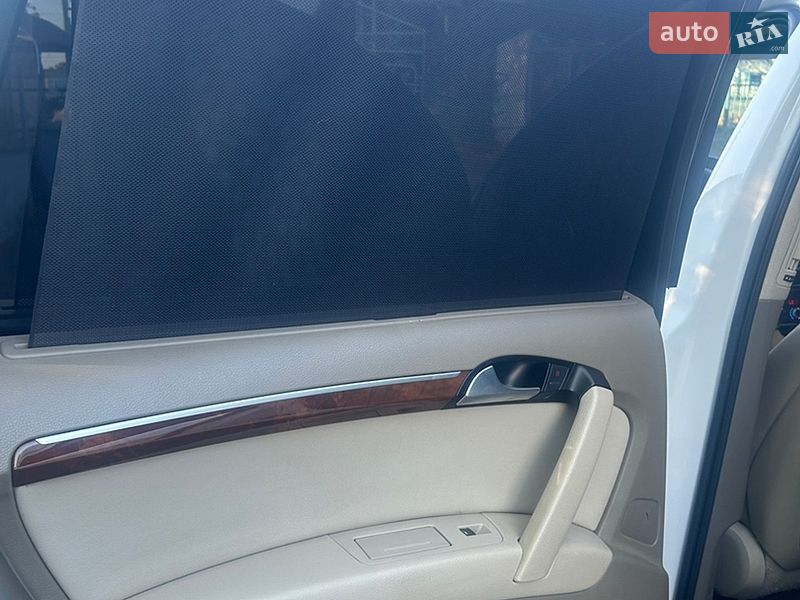 Позашляховик / Кросовер Audi Q7 2010 в Теплику