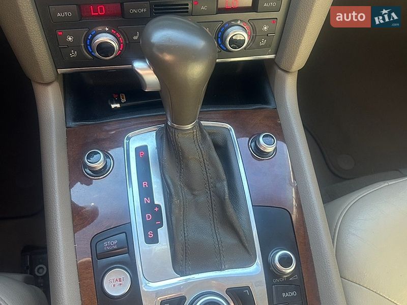 Позашляховик / Кросовер Audi Q7 2010 в Теплику
