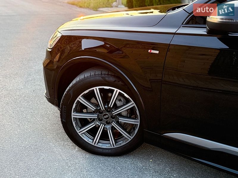 Внедорожник / Кроссовер Audi Q7 2021 в Тернополе