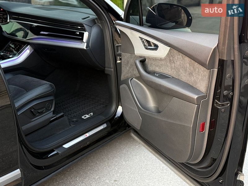 Внедорожник / Кроссовер Audi Q7 2021 в Тернополе