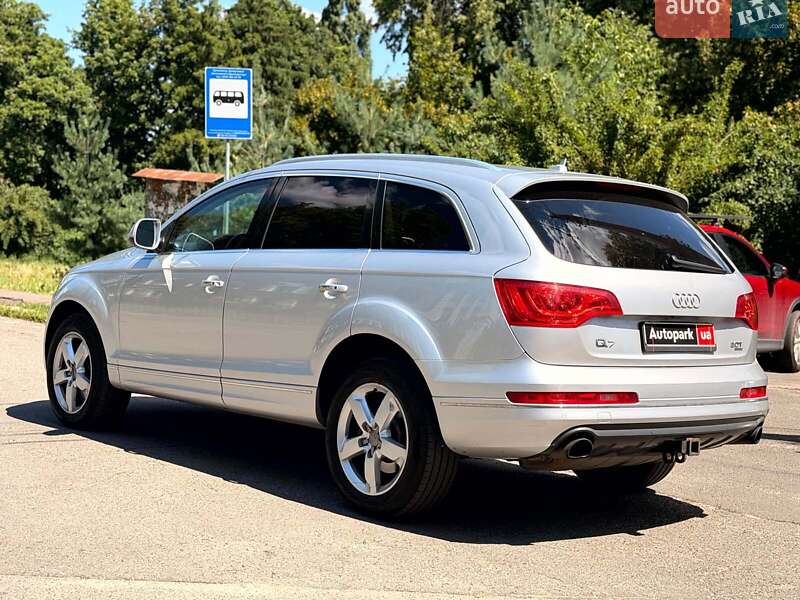 Позашляховик / Кросовер Audi Q7 2015 в Києві