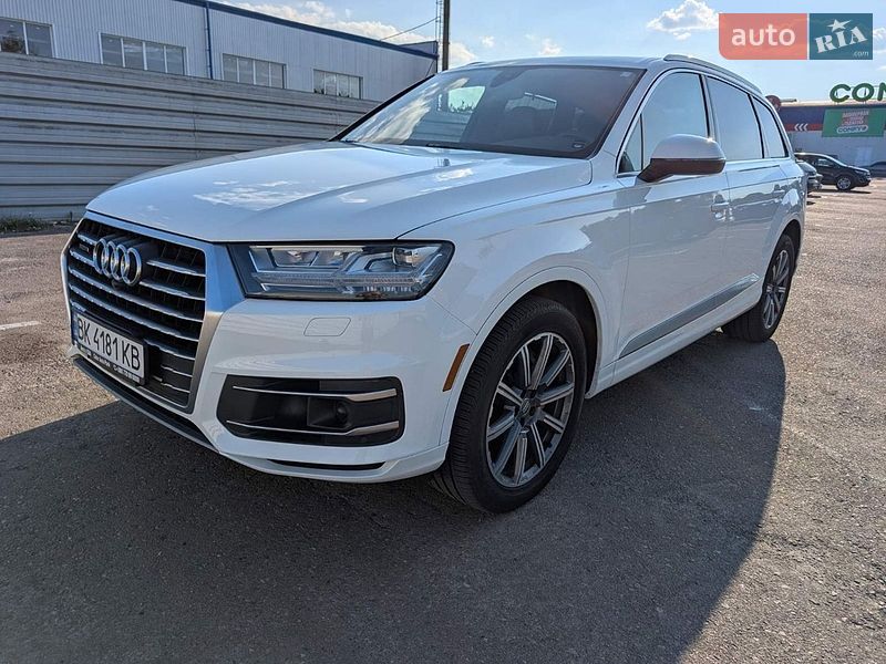 Внедорожник / Кроссовер Audi Q7 2018 в Ровно