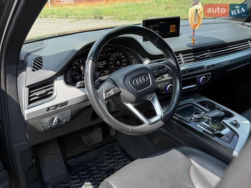 Позашляховик / Кросовер Audi Q7 2018 в Львові