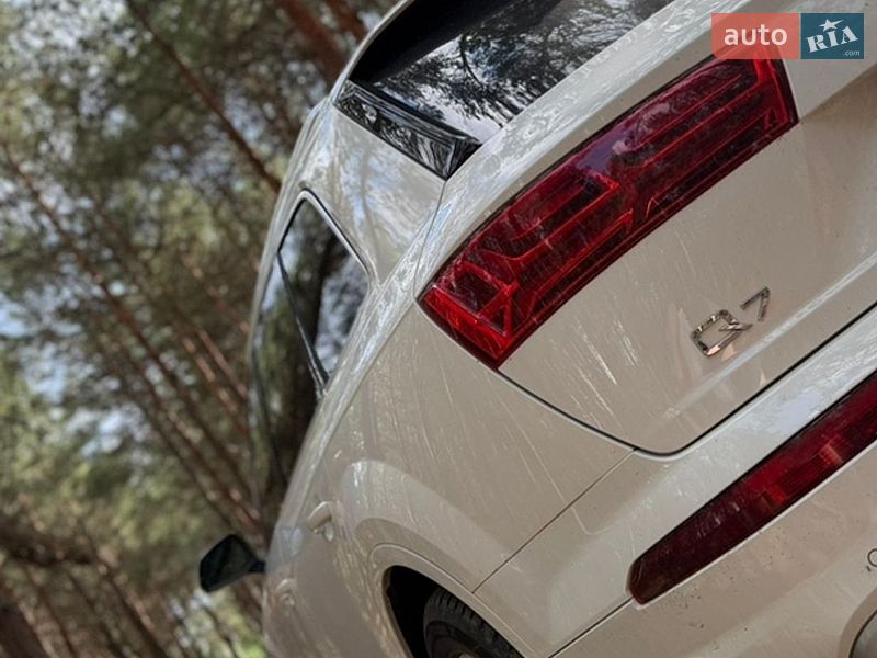 Позашляховик / Кросовер Audi Q7 2016 в Львові