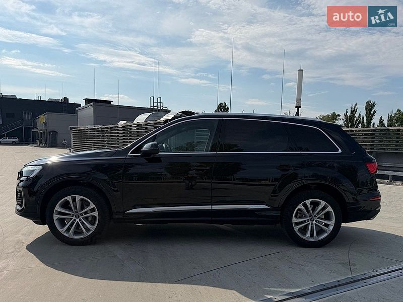 Внедорожник / Кроссовер Audi Q7 2025 в Киеве